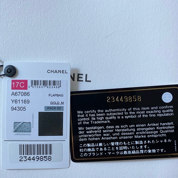 Chanel Medium Boy Handbag in Caviar Leather - Picture 11 of 13